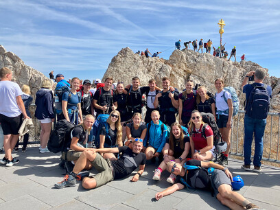 Foto Gruppenbild am höhsten Punkt der Zugspitze 2.962 m ü. NHN Foto Gruppenbild am höhsten Punkt der Zugspitze 2.962 m ü. NHN